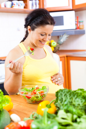 Pregnant-woman-food.jpg
